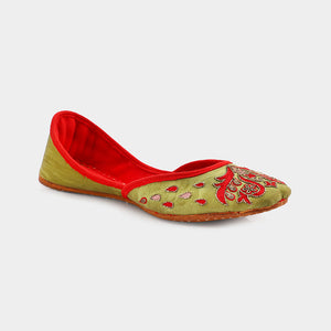 Floral-patterned green and red shoes with embroidery from the LK-000004 range