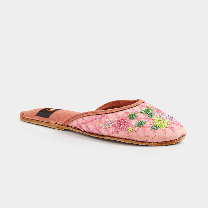 Shop light pink dress shoes for women. Elegant embellished kussas, perfect for any ensemble. Secure your light pink shoes today!