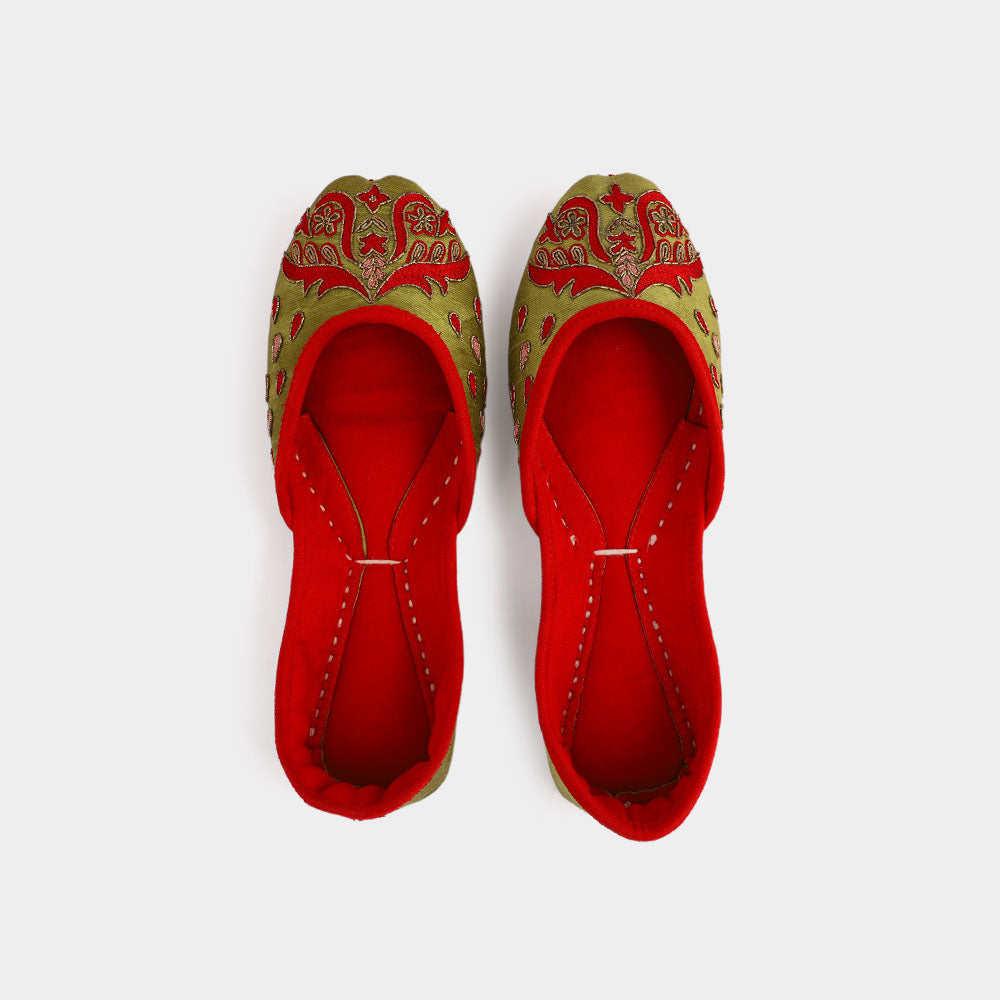 Traditional Indian-inspired green and red embroidered footwear from LK-000004 series